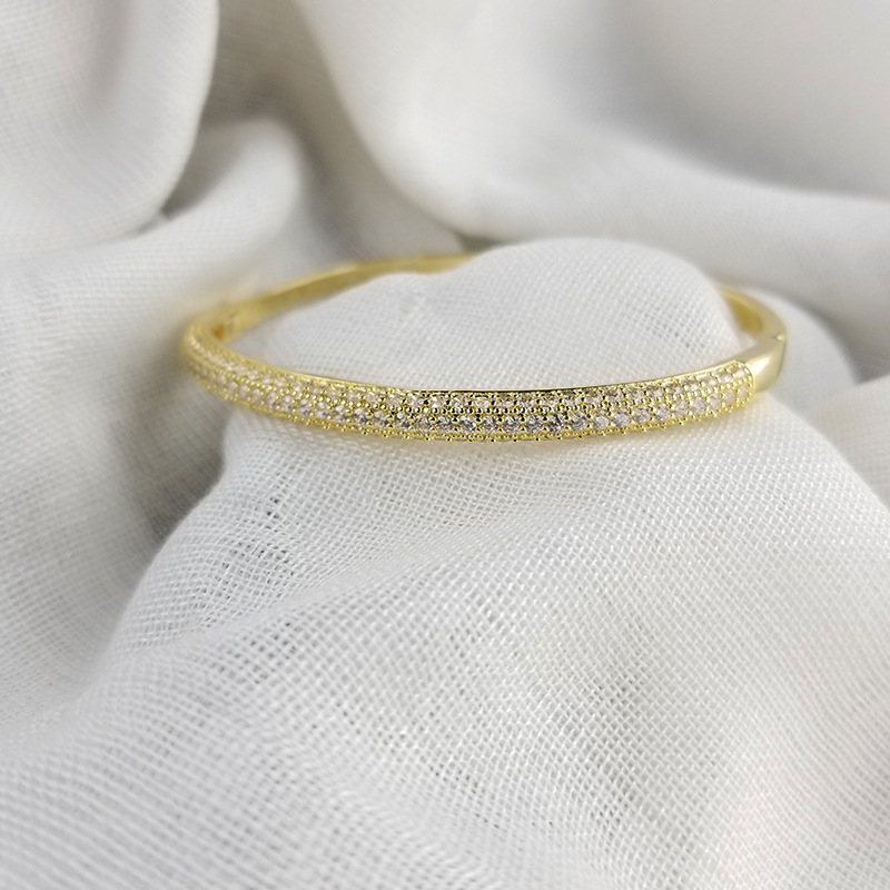 Manufacturer direct sales of simple women's diamond studded bar bracelets, popular items on AliExpress in Europe and America, hand jewelry, foreign trade source