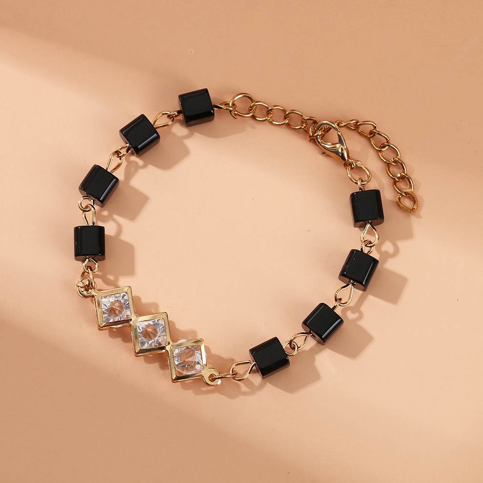 Cross border niche design in Europe and America, cool style, simple and fashionable pentagram zircon square bracelet, women's headwear accessory