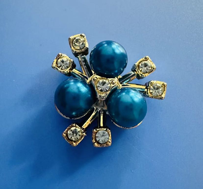 Baroque style three pearl alloy flower centerpiece accessories, flower plate buckles, DIY necklaces, bracelets, materials