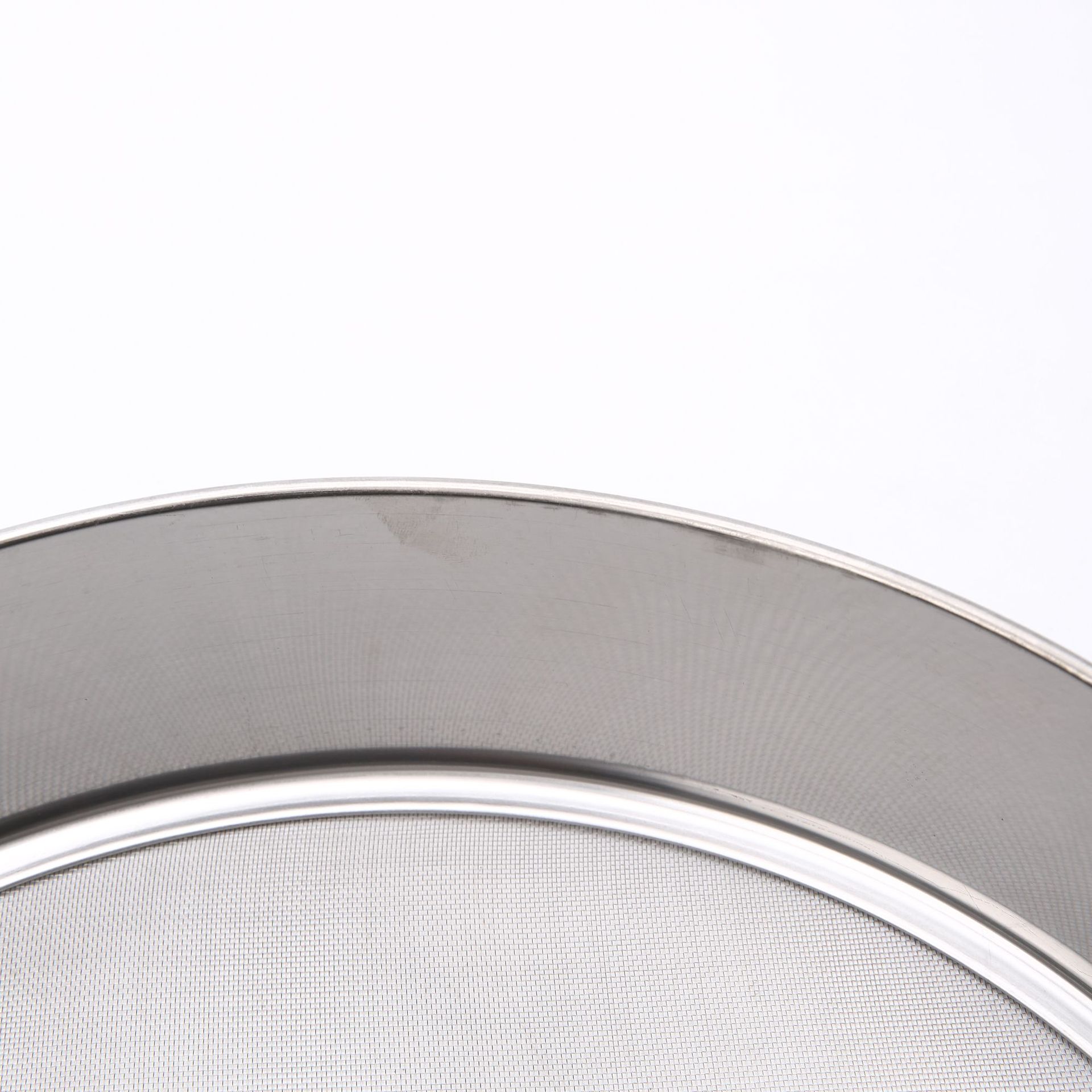 Multi functional 304 flour sieve, fine stainless steel flour sieve, baking handheld mesh sieve