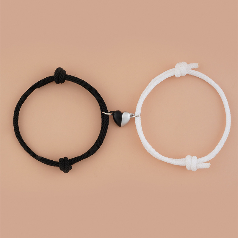 Fashionable and trendy black and white heart-shaped magnetic buckle Milan rope woven couple's best friend bracelet adjustable bracelet