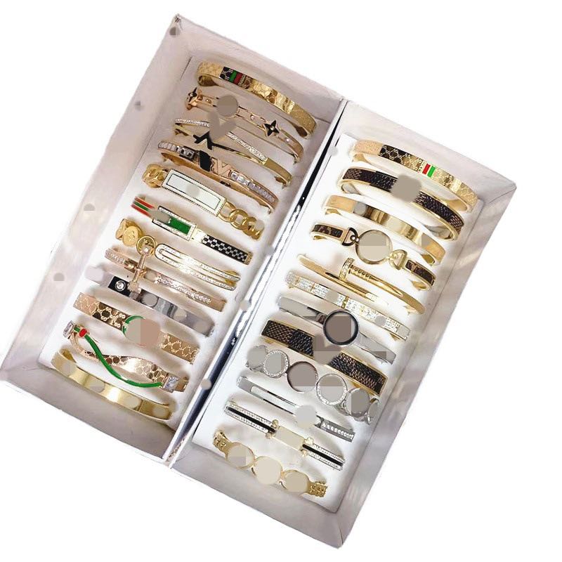 Explosive new 2023 Korean version titanium steel bracelet for women, not fading, simple and versatile, fashionable and atmospheric, rose gold and other accessories