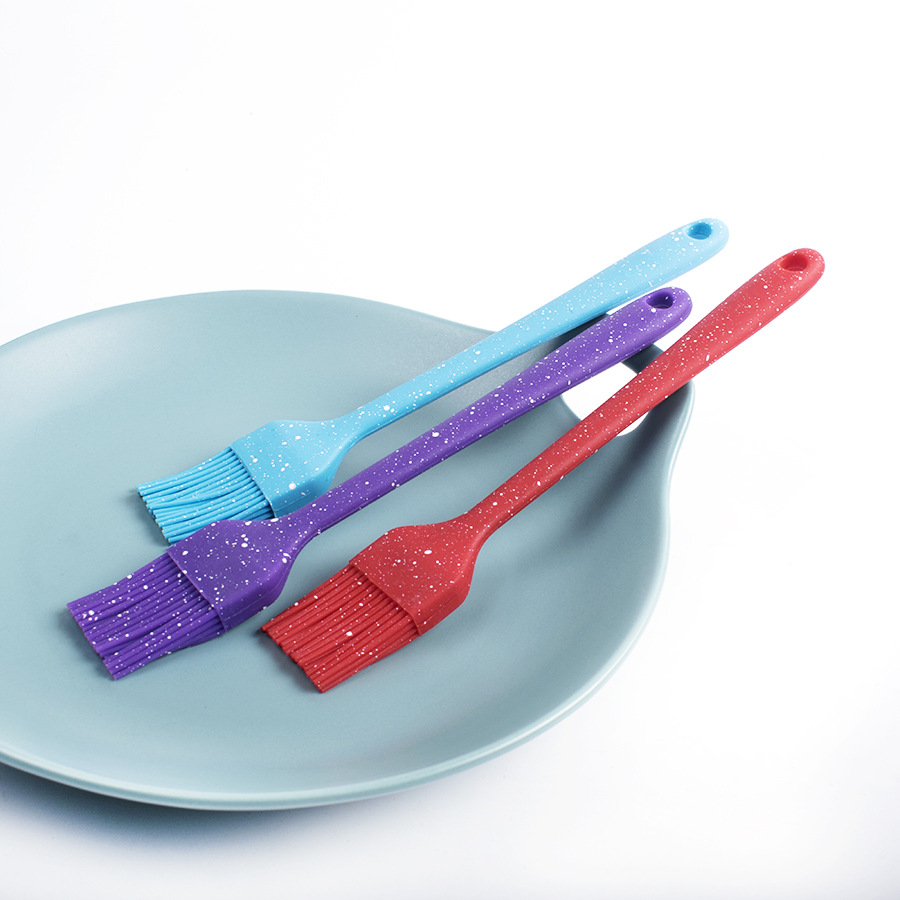 Spray baking tools, small size silicone brush, barbecue brush, oil brush, silicone brush, DIY cake tool manufacturer wholesale