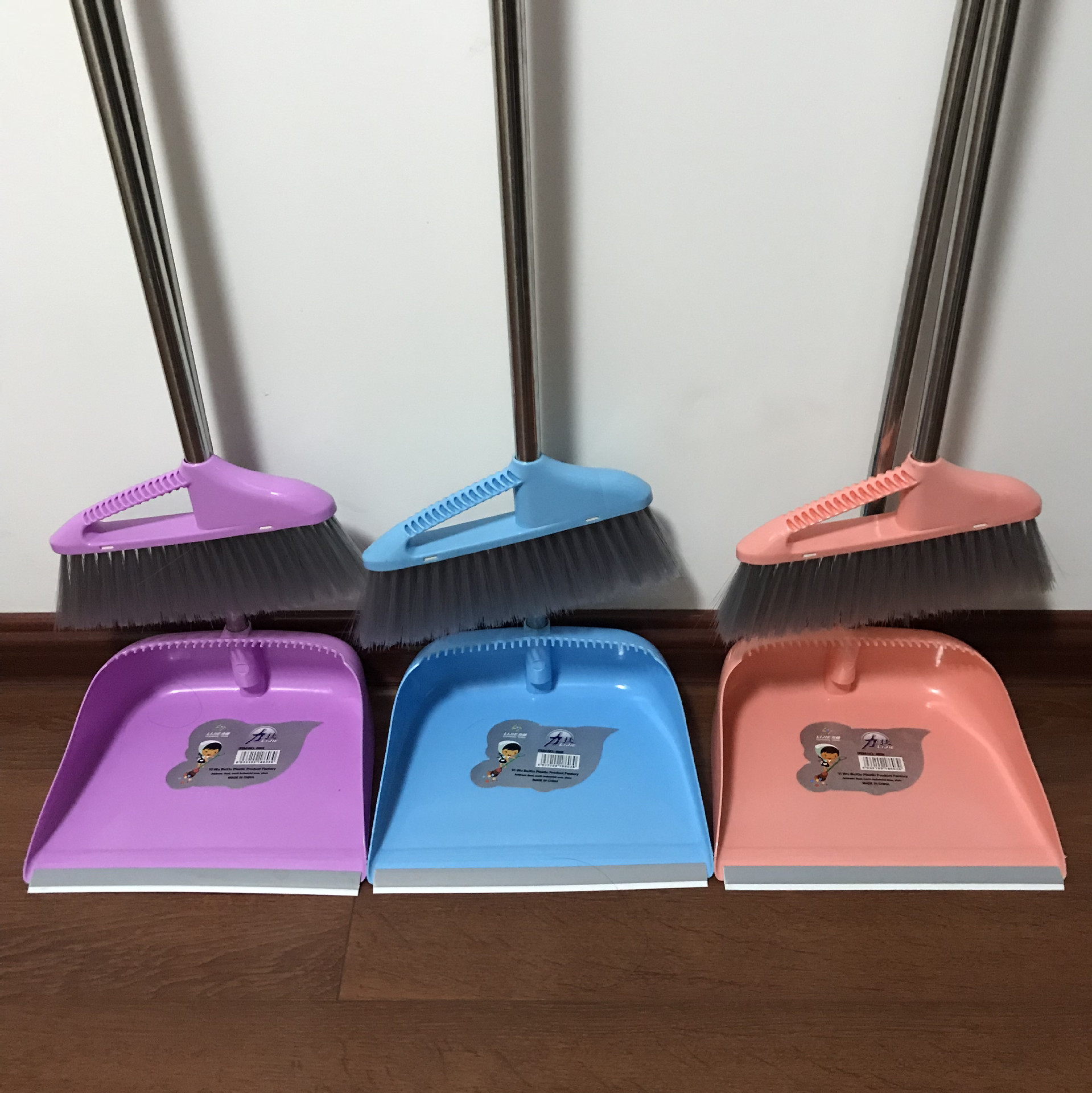 Factory direct sales broom and dustpan set combination windproof cover sweeping stainless steel plastic broom dustpan household cleaning