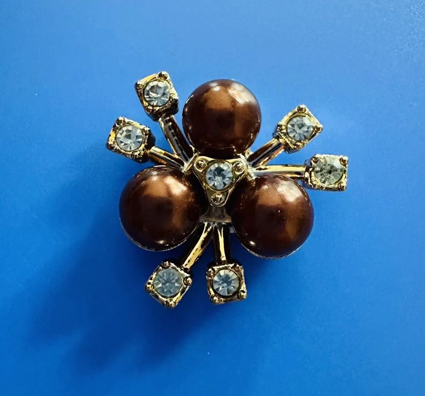 Baroque style three pearl alloy flower centerpiece accessories, flower plate buckles, DIY necklaces, bracelets, materials