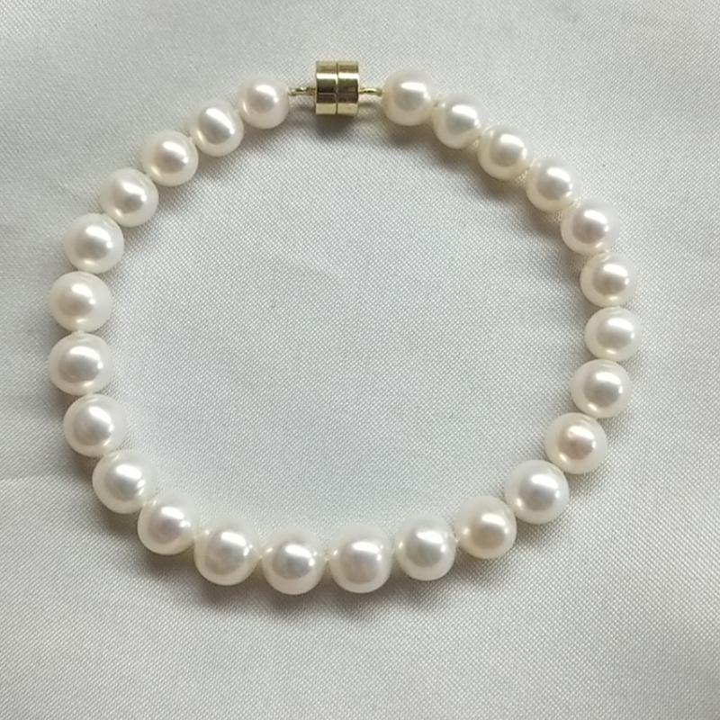 Zhuji Pearl 6-7mm Near Round Strong Light Flawless Pearl Bracelet with Iron Buckle for Easy Wearing Pearl Bracelet Gift