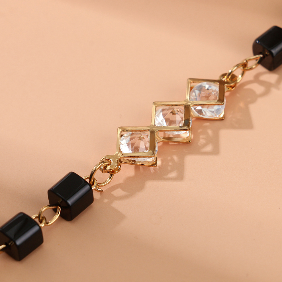 Cross border niche design in Europe and America, cool style, simple and fashionable pentagram zircon square bracelet, women's headwear accessory