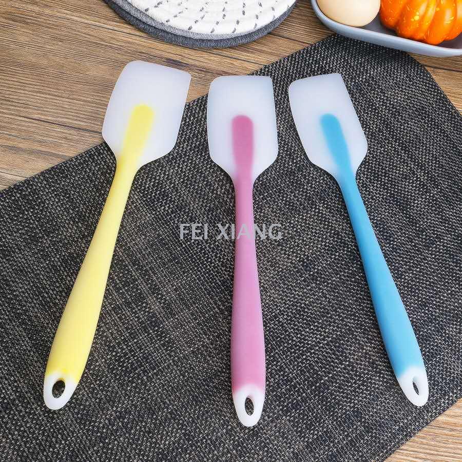 Kitchenware integrated silicone scraper blade custom silicone butter knife in stock cake butter scraper tool