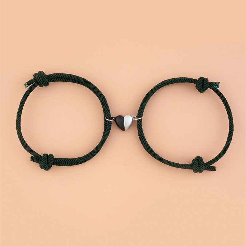 Fashionable and trendy black and white heart-shaped magnetic buckle Milan rope woven couple's best friend bracelet adjustable bracelet