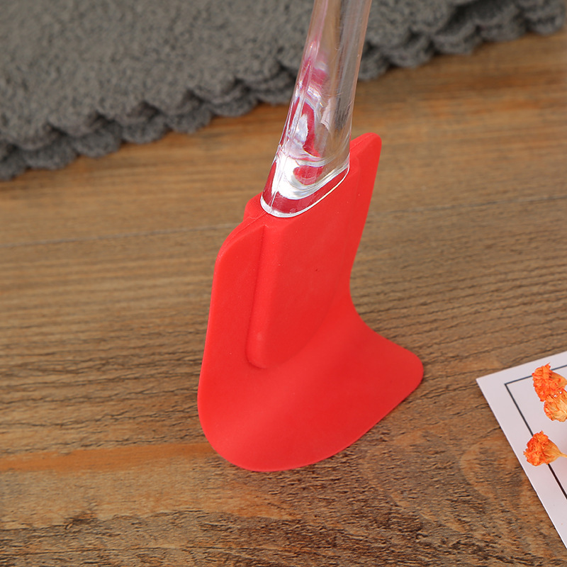 Manufacturer direct sales cream cake barbecue kitchen brush silicone small half oil brush combination silicone scraper